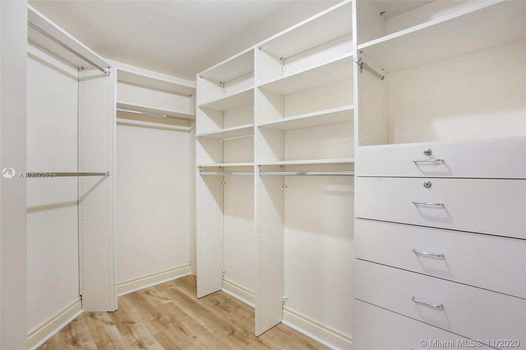 Recently Sold: $999,911 (2 beds, 2 baths, 2601 Square Feet)