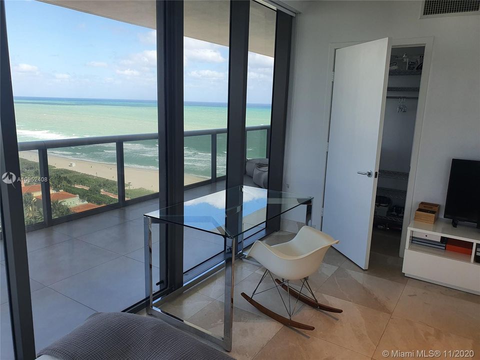 Recently Rented: $5,800 (2 beds, 2 baths, 1323 Square Feet)