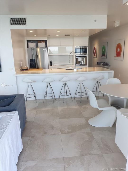 Recently Rented: $5,800 (2 beds, 2 baths, 1323 Square Feet)
