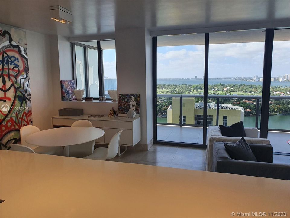 Recently Rented: $5,800 (2 beds, 2 baths, 1323 Square Feet)