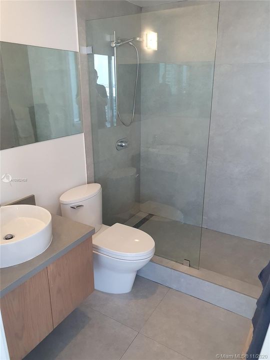 Recently Rented: $5,800 (2 beds, 2 baths, 1323 Square Feet)