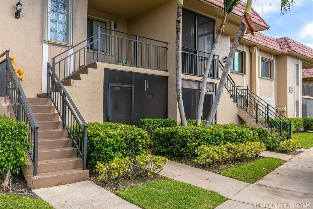 Recently Rented: $1,690 (2 beds, 2 baths, 1256 Square Feet)