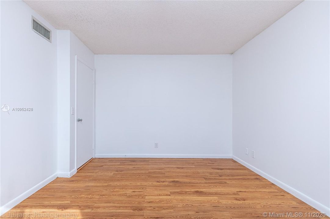 Recently Rented: $1,690 (2 beds, 2 baths, 1256 Square Feet)