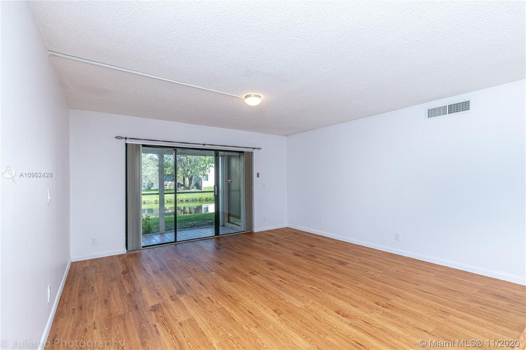 Recently Rented: $1,690 (2 beds, 2 baths, 1256 Square Feet)