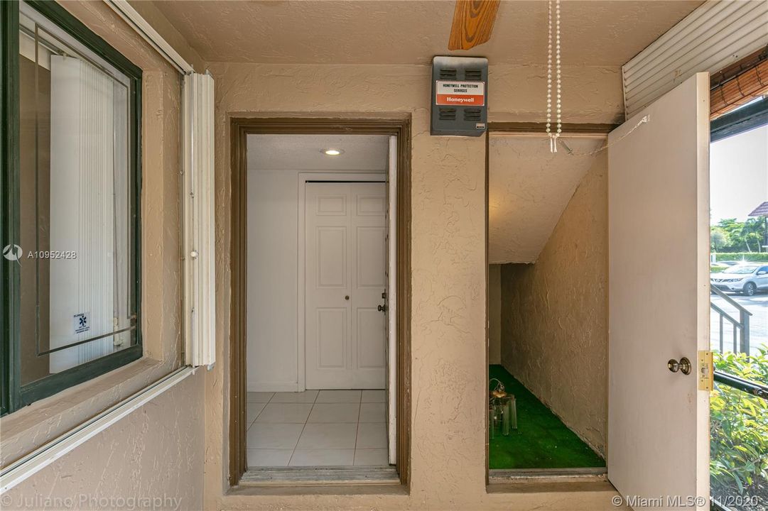 Recently Rented: $1,690 (2 beds, 2 baths, 1256 Square Feet)