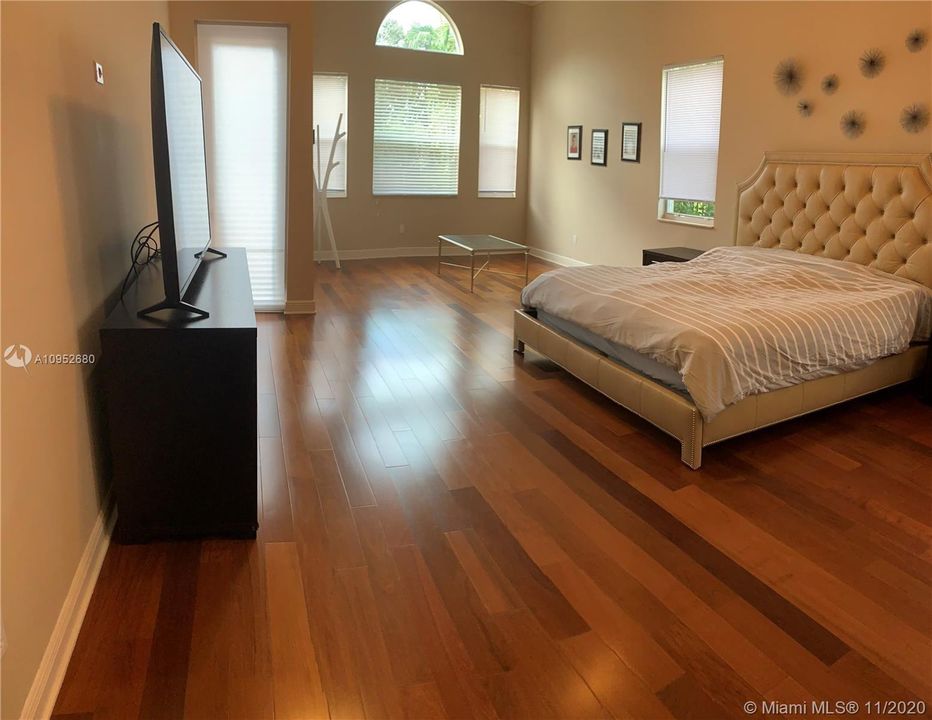 Recently Rented: $8,900 (7 beds, 7 baths, 5785 Square Feet)