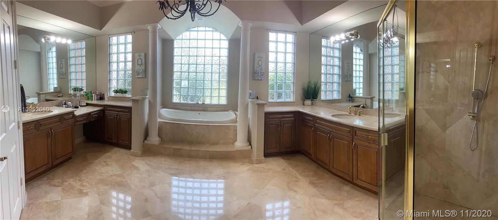 Recently Rented: $8,900 (7 beds, 7 baths, 5785 Square Feet)