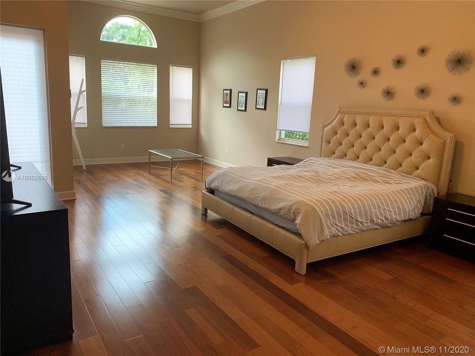 Recently Rented: $8,900 (7 beds, 7 baths, 5785 Square Feet)