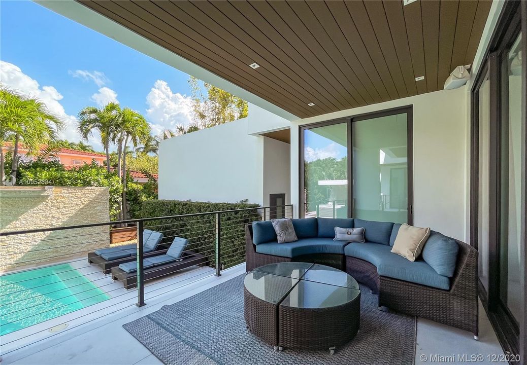 Recently Sold: $4,495,000 (5 beds, 5 baths, 4789 Square Feet)