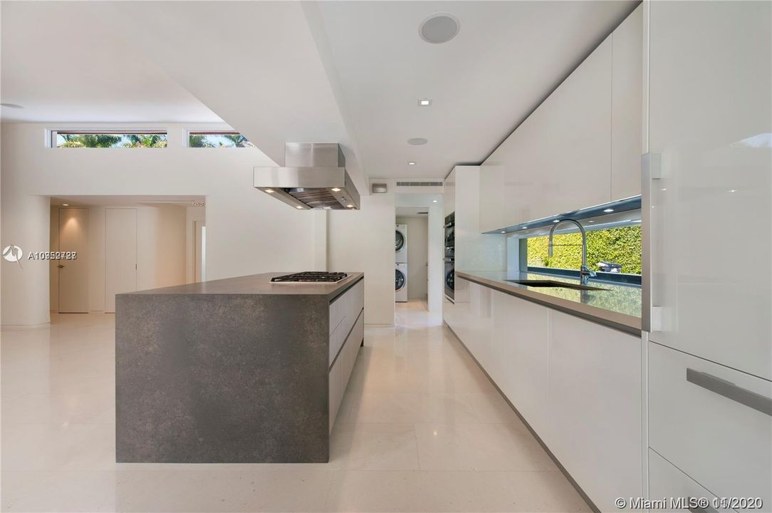 Recientemente alquilado: $20,000 (4 camas, 4 baños, 2788 Pies cuadrados)