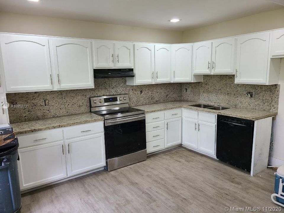 Recently Rented: $1,500 (3 beds, 2 baths, 1194 Square Feet)