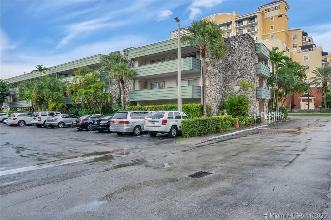 Recently Sold: $150,000 (1 beds, 1 baths, 807 Square Feet)