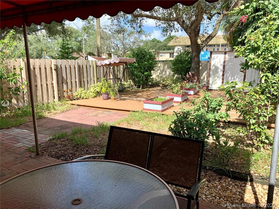 Недавно продано: $269,000 (3 спален, 2 ванн, 1427 Квадратных фут)
