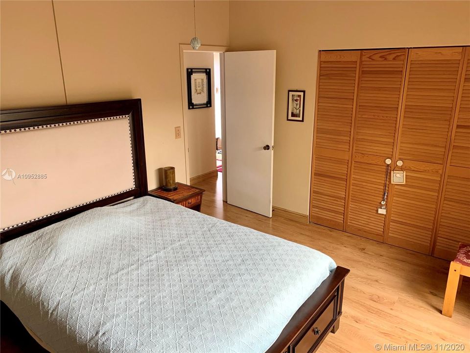 Недавно продано: $269,000 (3 спален, 2 ванн, 1427 Квадратных фут)