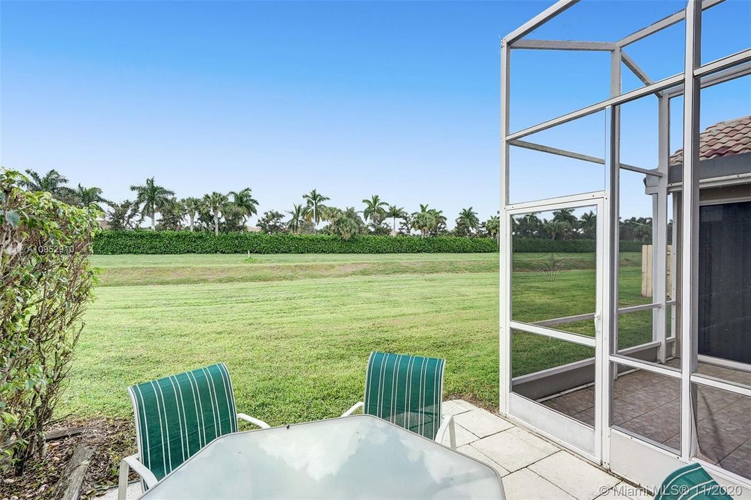 Vendido Recientemente: $395,000 (3 camas, 2 baños, 1644 Pies cuadrados)