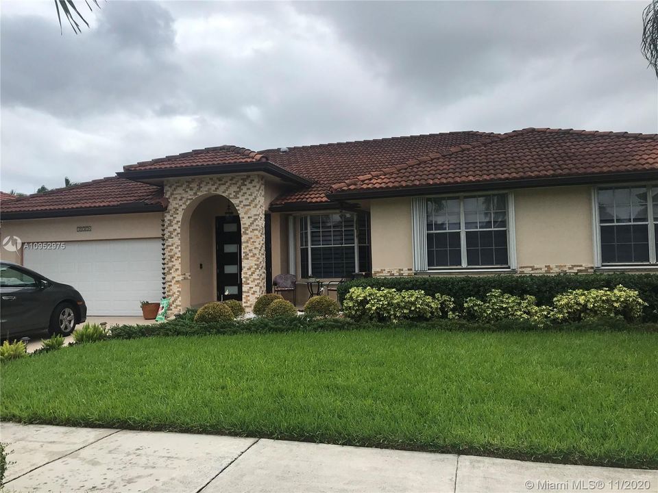 Recently Rented: $3,500 (4 beds, 2 baths, 2475 Square Feet)