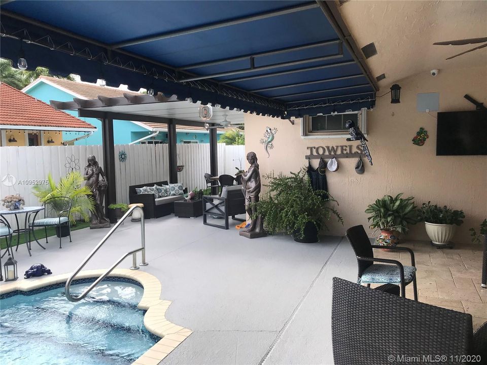 Recently Rented: $3,500 (4 beds, 2 baths, 2475 Square Feet)