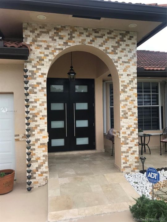 Recently Rented: $3,500 (4 beds, 2 baths, 2475 Square Feet)