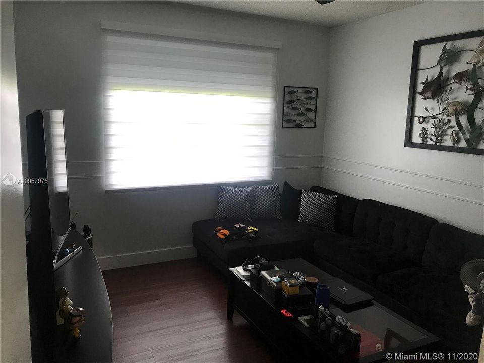 Recently Rented: $3,500 (4 beds, 2 baths, 2475 Square Feet)