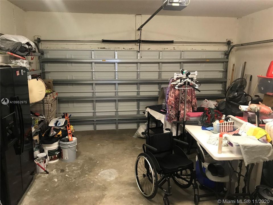 Recently Rented: $3,500 (4 beds, 2 baths, 2475 Square Feet)
