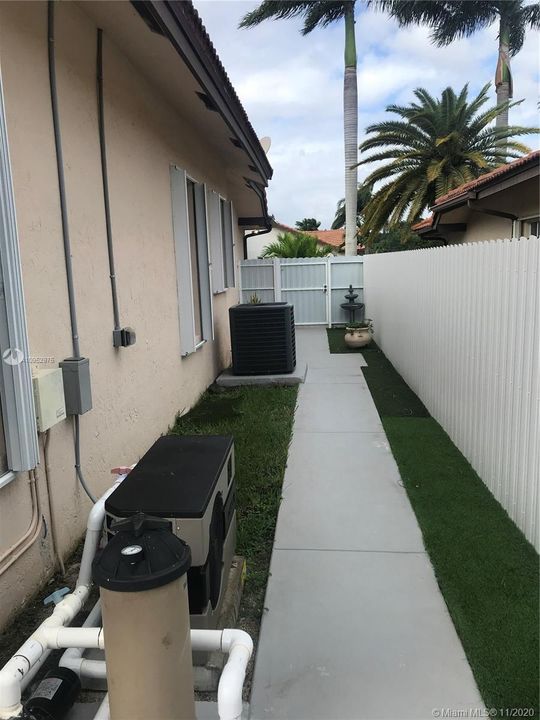 Recently Rented: $3,500 (4 beds, 2 baths, 2475 Square Feet)