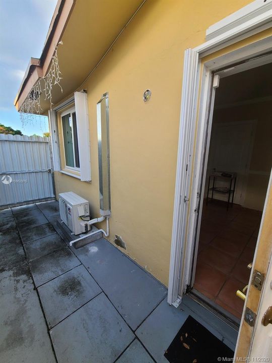 Recently Rented: $3,500 (4 beds, 2 baths, 2475 Square Feet)