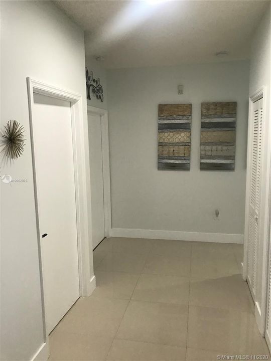 Recently Rented: $3,500 (4 beds, 2 baths, 2475 Square Feet)