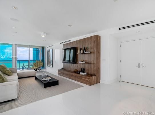 Recientemente alquilado: $15,900 (4 camas, 4 baños, 2485 Pies cuadrados)