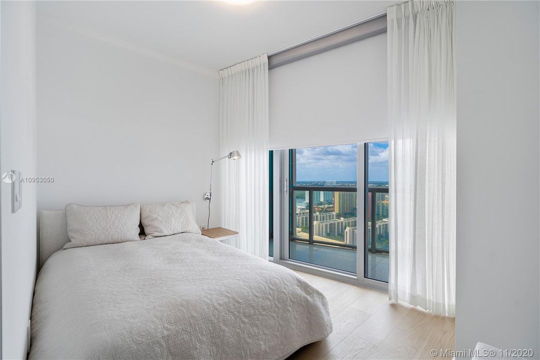 Recientemente alquilado: $15,900 (4 camas, 4 baños, 2485 Pies cuadrados)