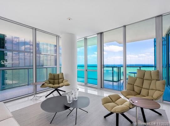 Recientemente alquilado: $15,900 (4 camas, 4 baños, 2485 Pies cuadrados)
