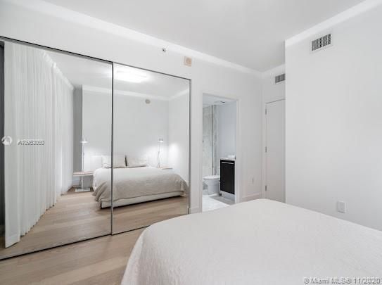 Recientemente alquilado: $15,900 (4 camas, 4 baños, 2485 Pies cuadrados)