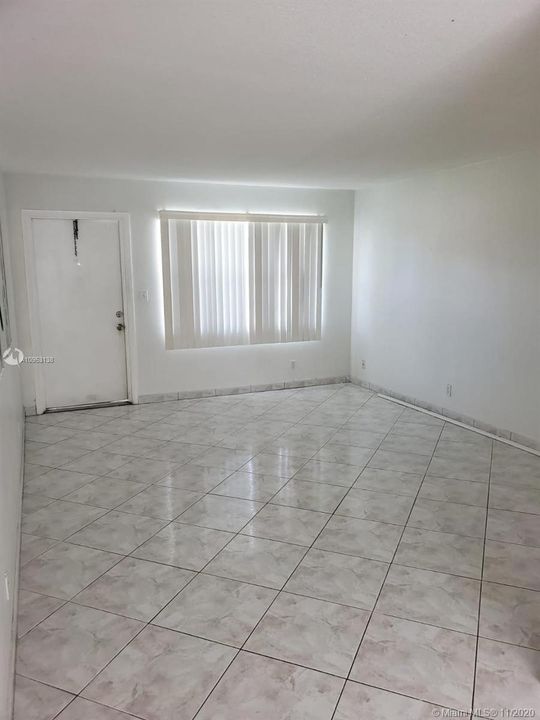 Recently Sold: $99,000 (1 beds, 1 baths, 645 Square Feet)