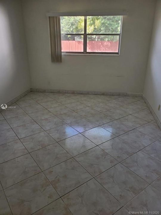 Recently Sold: $99,000 (1 beds, 1 baths, 645 Square Feet)