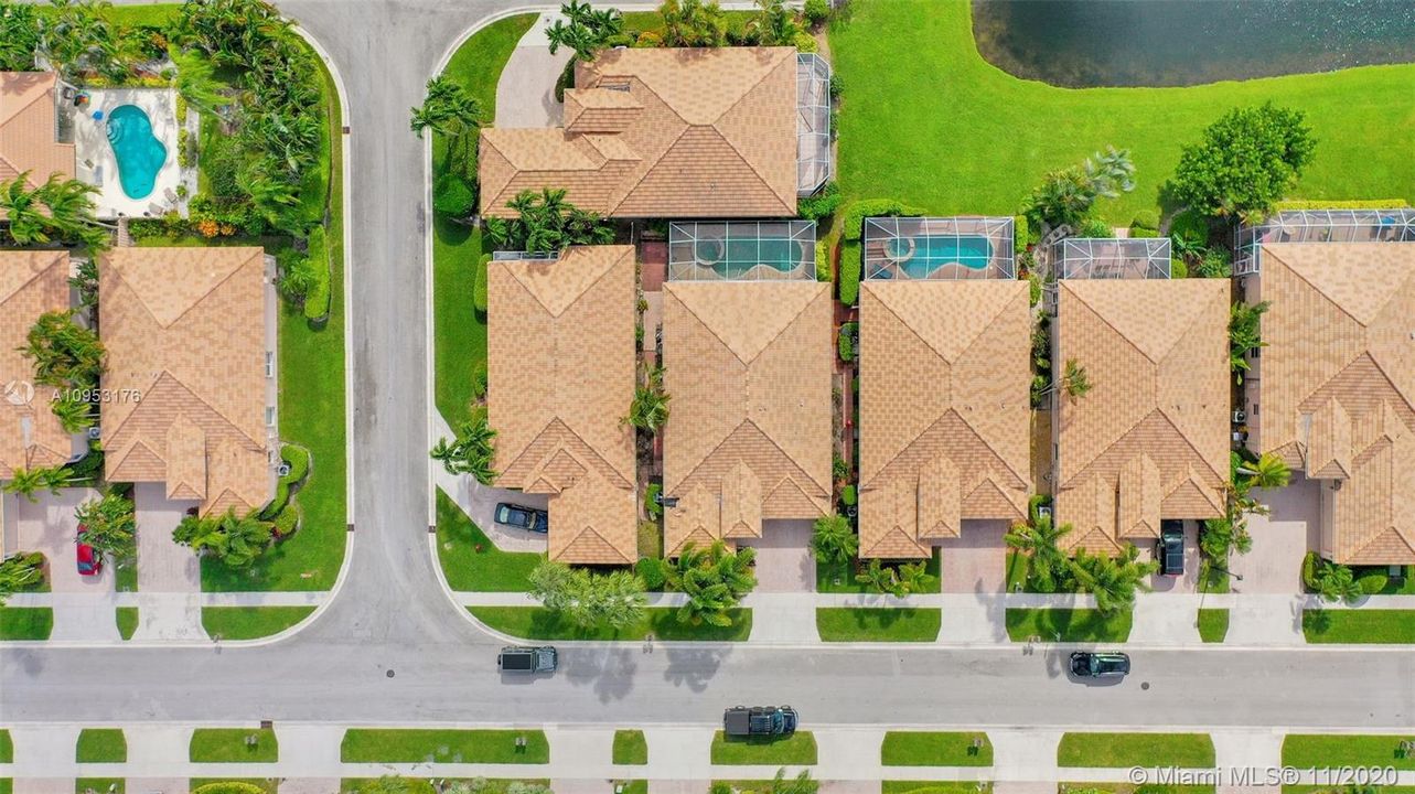Недавно продано: $425,000 (3 спален, 2 ванн, 1833 Квадратных фут)