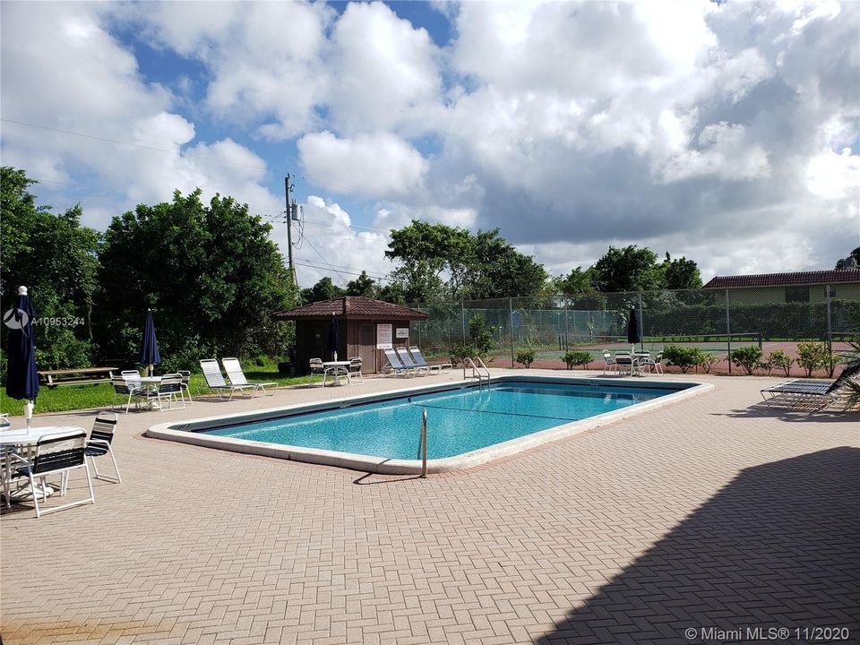Recently Sold: $134,999 (2 beds, 2 baths, 1070 Square Feet)