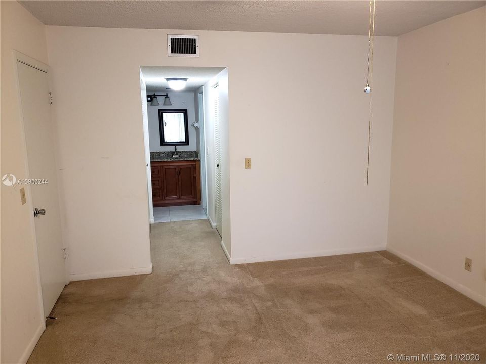 Recently Sold: $134,999 (2 beds, 2 baths, 1070 Square Feet)