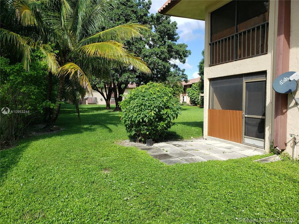 Recently Sold: $134,999 (2 beds, 2 baths, 1070 Square Feet)
