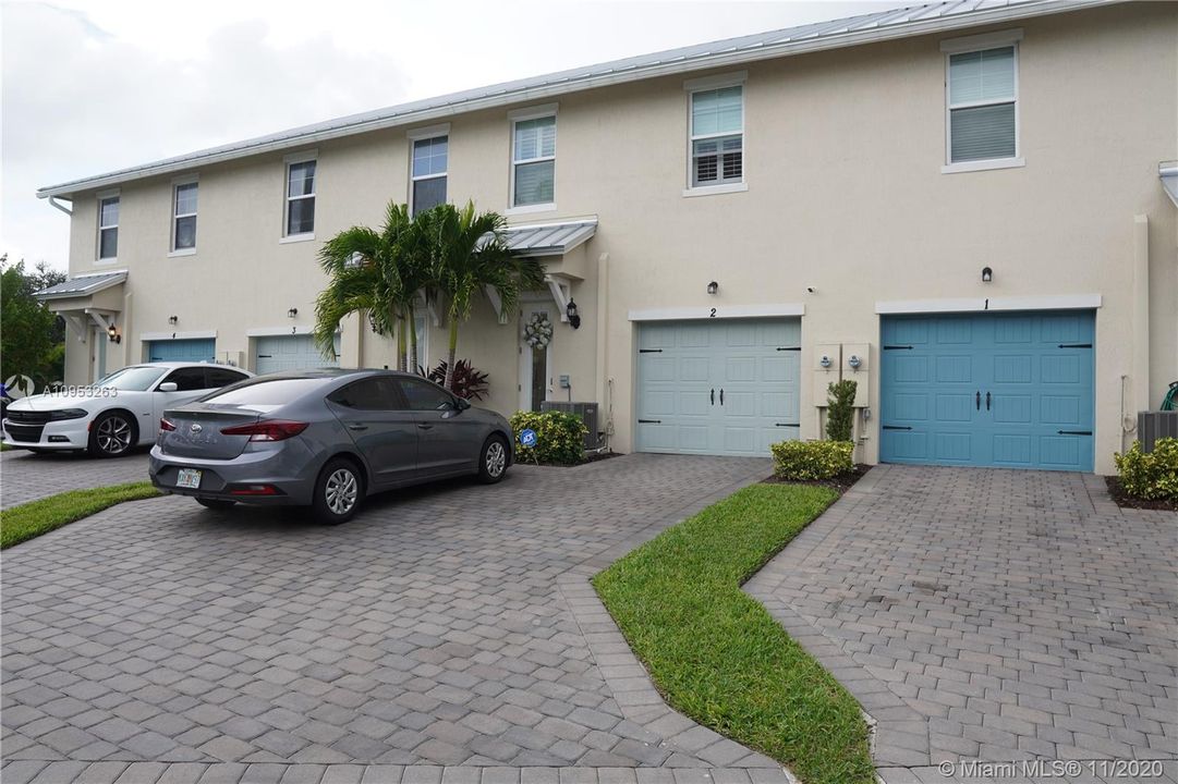 Recently Sold: $359,000 (3 beds, 2 baths, 1421 Square Feet)