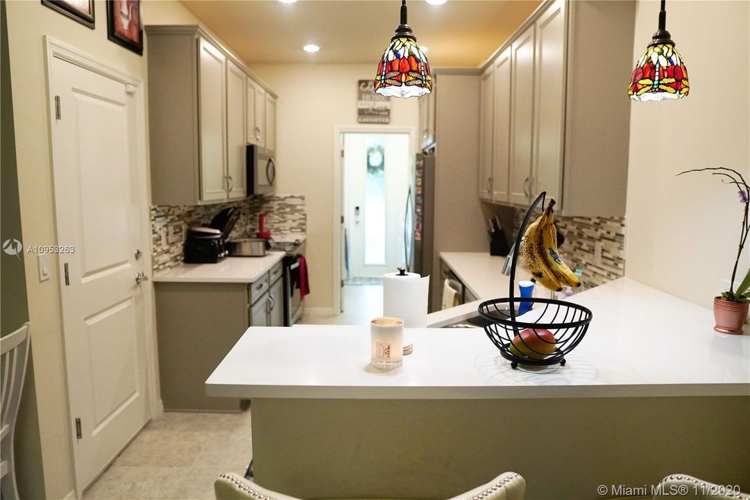 Recently Sold: $359,000 (3 beds, 2 baths, 1421 Square Feet)