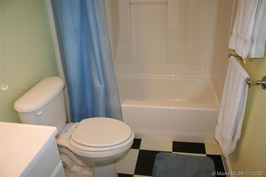 最近售出: $549,000 (3 贝兹, 2 浴室, 1995 平方英尺)