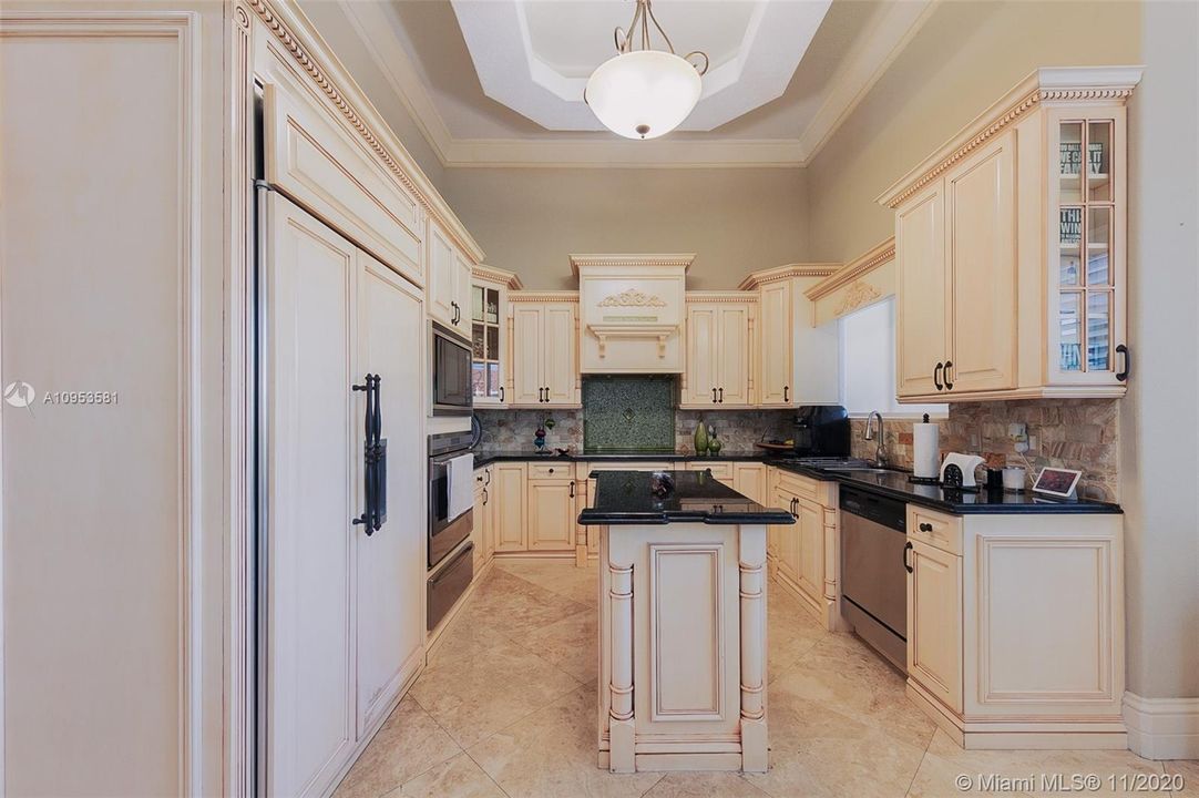 Recently Rented: $6,500 (5 beds, 4 baths, 3133 Square Feet)