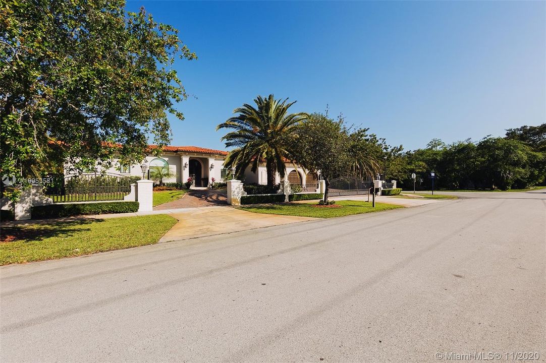 Recently Rented: $6,500 (5 beds, 4 baths, 3133 Square Feet)