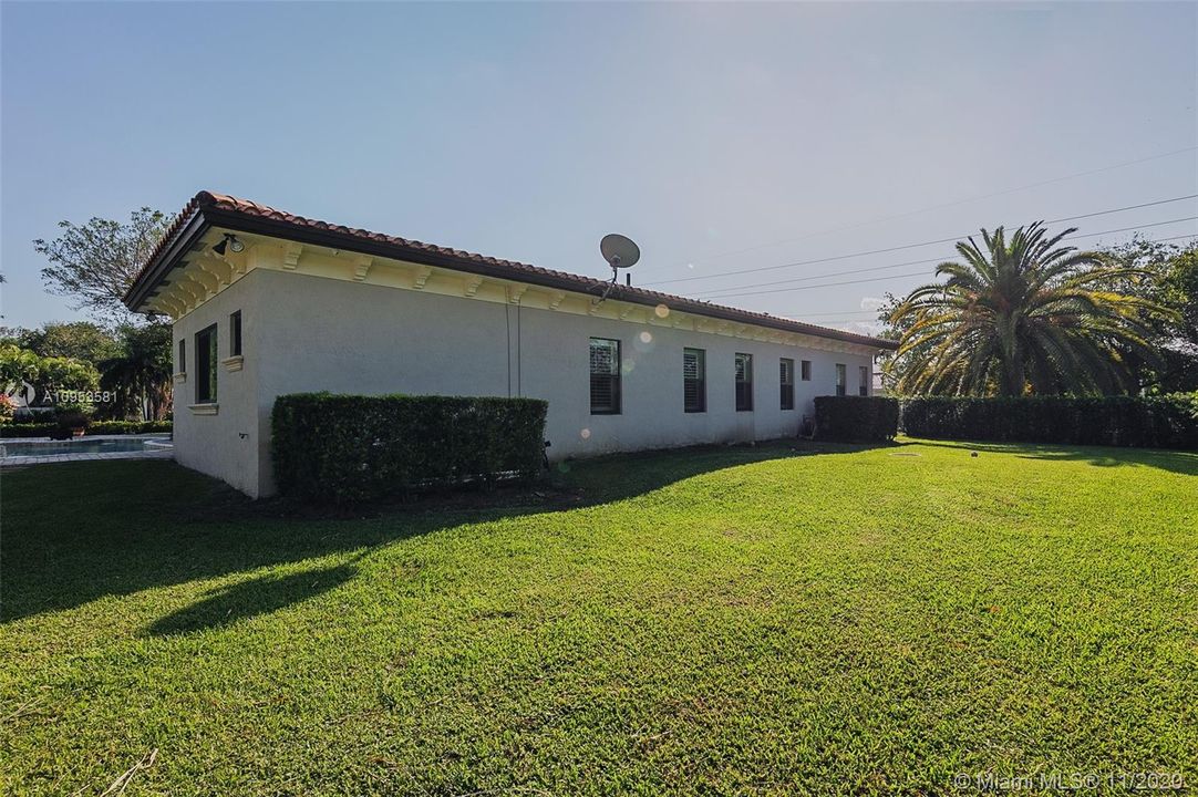 Recently Rented: $6,500 (5 beds, 4 baths, 3133 Square Feet)