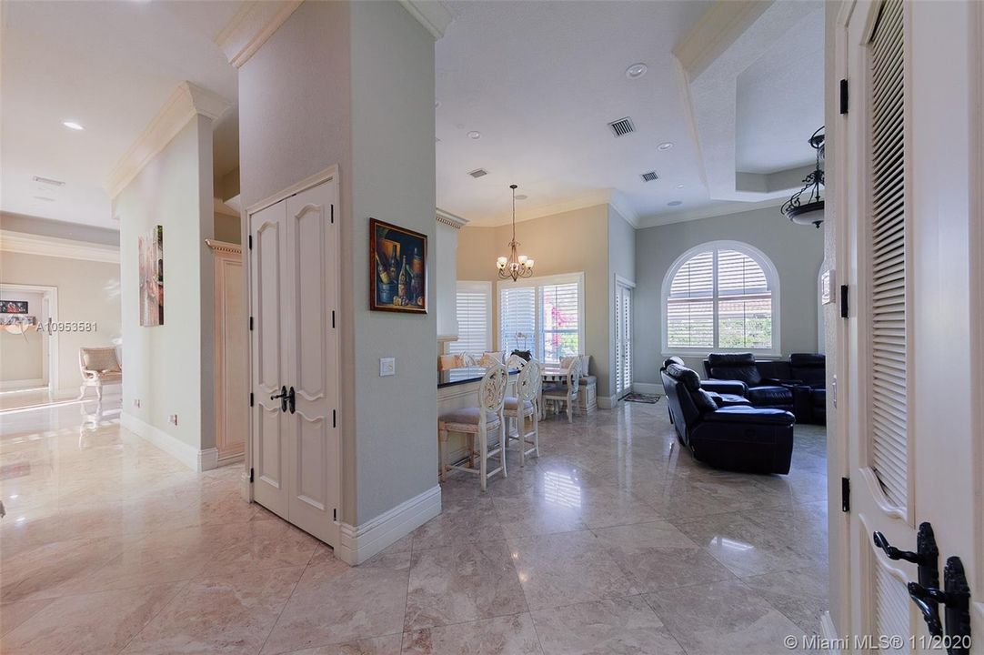 Recently Rented: $6,500 (5 beds, 4 baths, 3133 Square Feet)