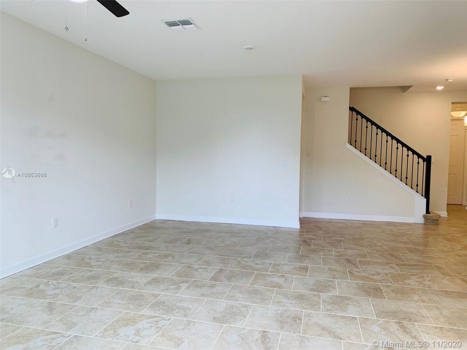 Recently Rented: $1,850 (3 beds, 2 baths, 1912 Square Feet)