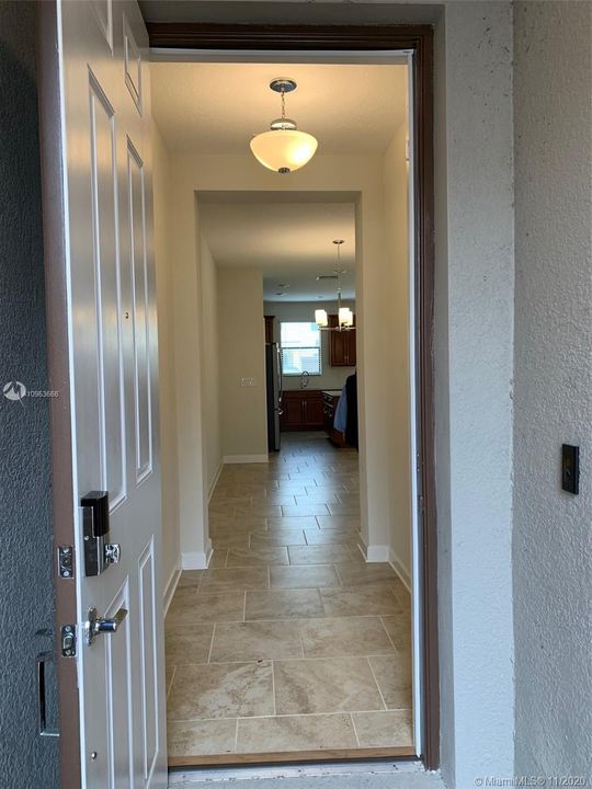 Recently Rented: $1,850 (3 beds, 2 baths, 1912 Square Feet)