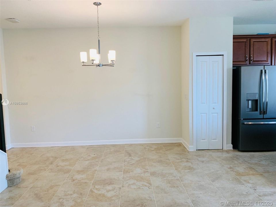 Recently Rented: $1,850 (3 beds, 2 baths, 1912 Square Feet)