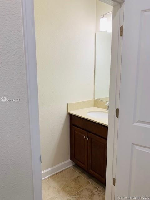 Recently Rented: $1,850 (3 beds, 2 baths, 1912 Square Feet)