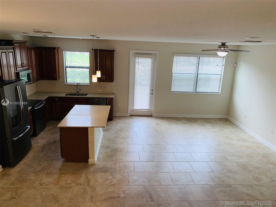 Recently Rented: $1,850 (3 beds, 2 baths, 1912 Square Feet)