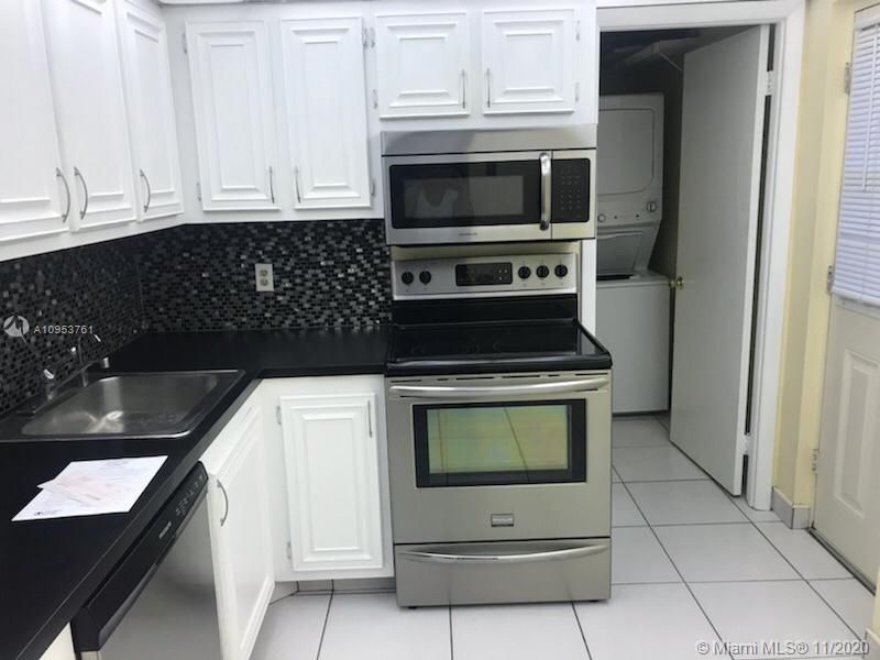 Recently Rented: $1,500 (2 beds, 2 baths, 1300 Square Feet)